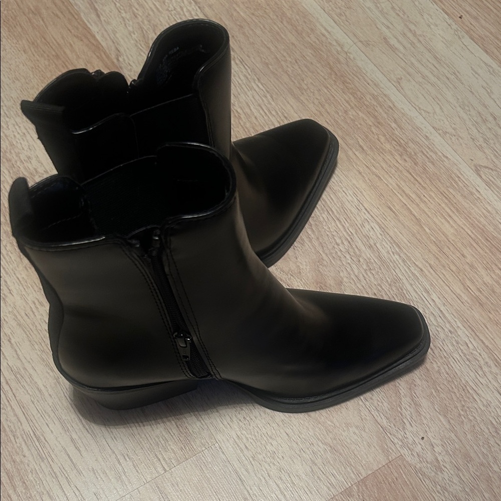 Brand new no box. Never worn
